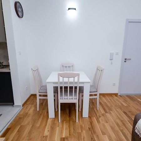 Elegant Escape Podgorica Apartamento Exterior foto