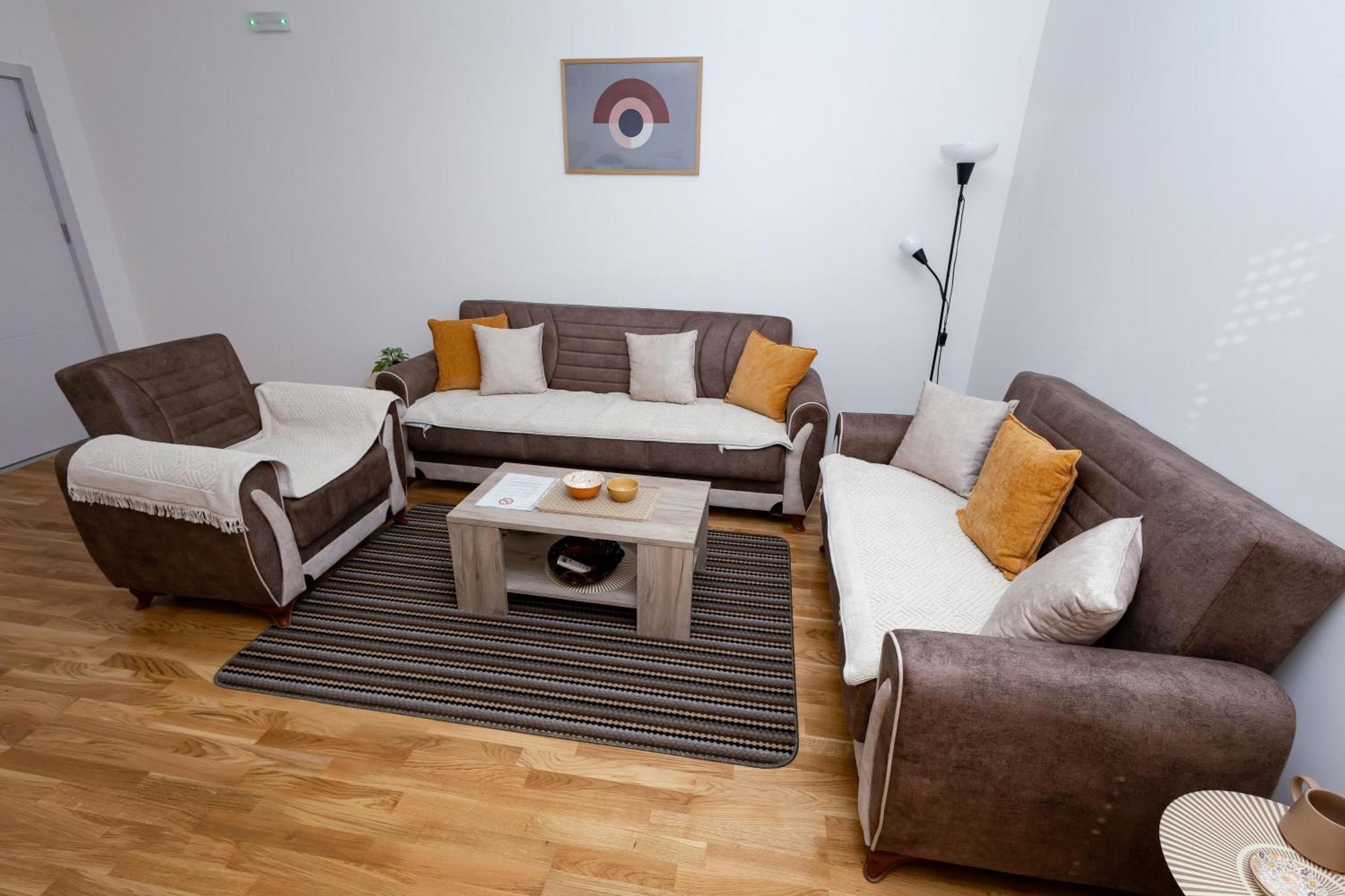 Elegant Escape Podgorica Apartamento Exterior foto